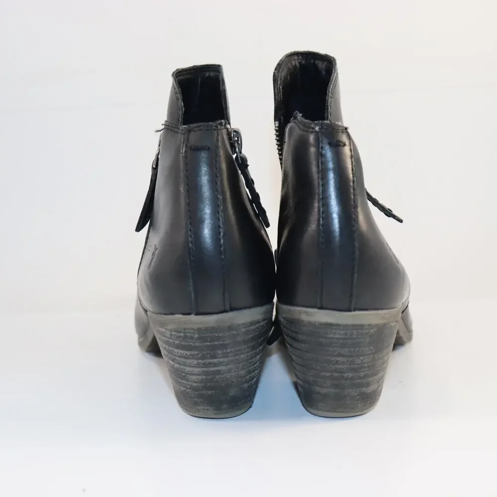 Frye Black Leather Ankle Booties‎ – Size 8